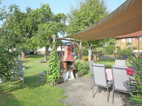 Cosy apartment with terrace and pool in the garden, Pracht